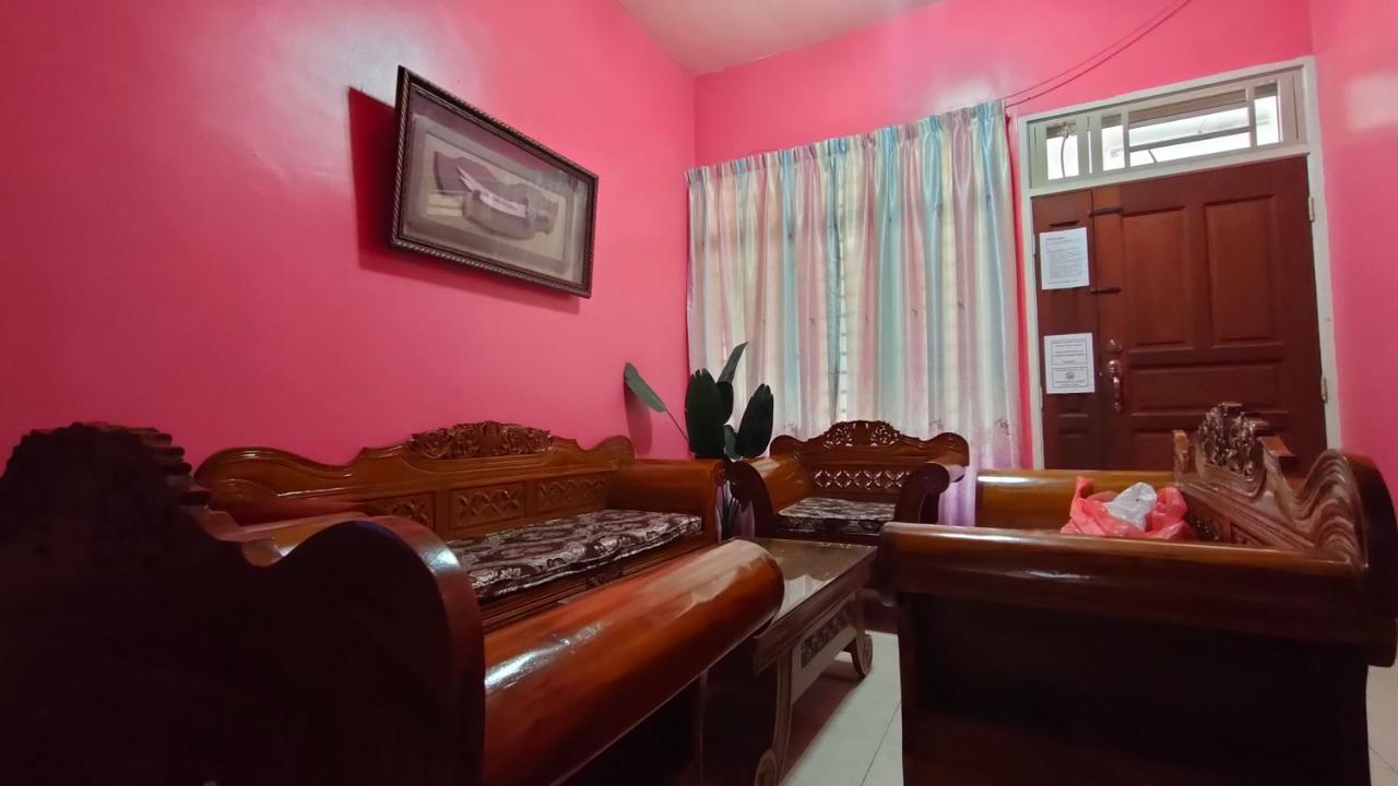 Zulaikha'S Homestay Ulu Tiram Johor Bahru Buitenkant foto